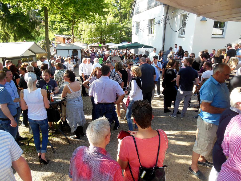 UsNu2_19HFEST_Samstag-Festplatz-TotalevonEingangoben_JS_1.6.19