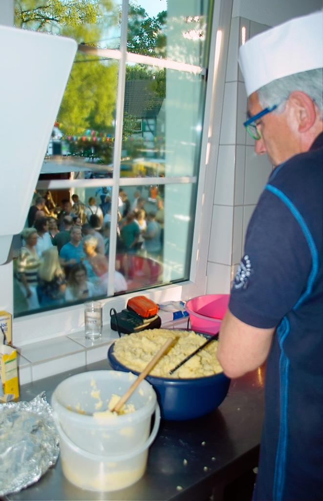 UsNu2_19HFEST_Samstag-ReibekuchenMixer_St.Berger_JS_1.6.19