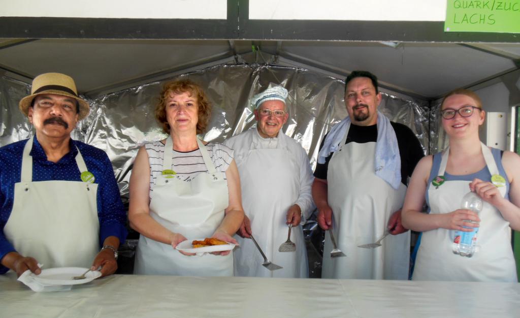 UsNu2_19HFEST_Samstag-TeamReibekuchenStand_JS_1.6.19